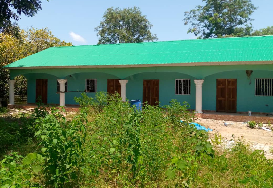 Het safehouse in Gambia in aanbouw