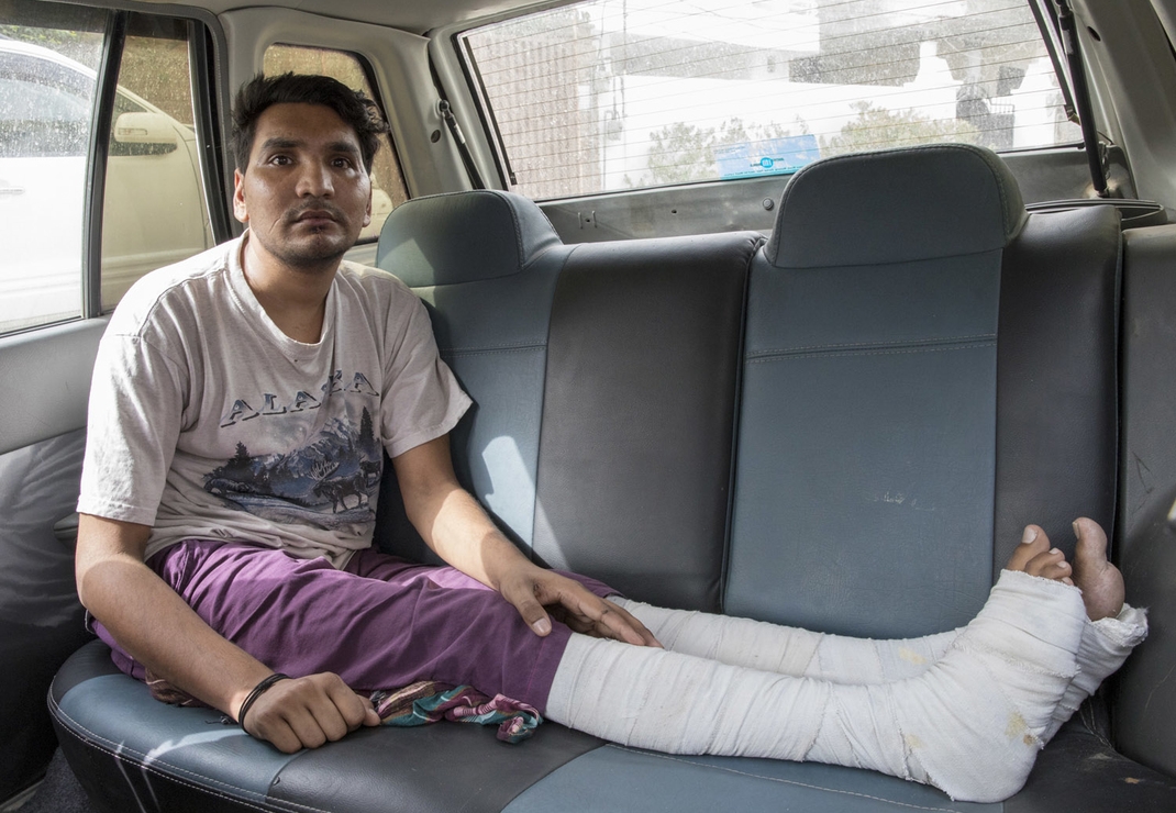 Sajid (foto) en zijn neef Patras werden van blasfemie beschuldigd. Sajid raakte zwaargewond toen hij in paniek het raam van het politiebureau uitsprong.