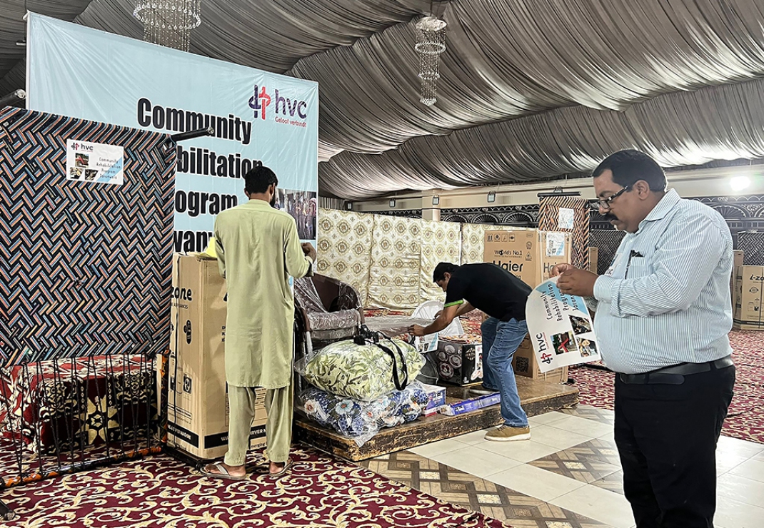 In Jaranwala (Pakistan) kunnen opnieuw hulpgoederen uitgedeeld worden