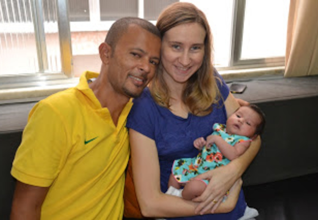 Lieke en Magno met dochter Pérola