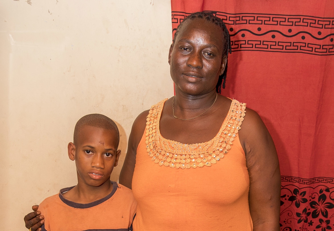 Miryam en haar zoontje werden door familie op straat gezet