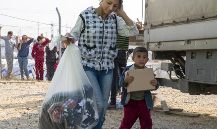 Noodhulppakketten uitgedeeld aan Syrische vluchtelingen
