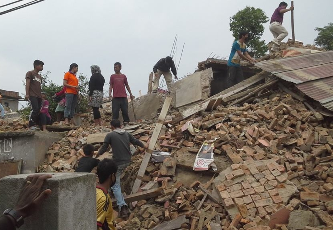 Grote ravage na de aardbevingen in Nepal
