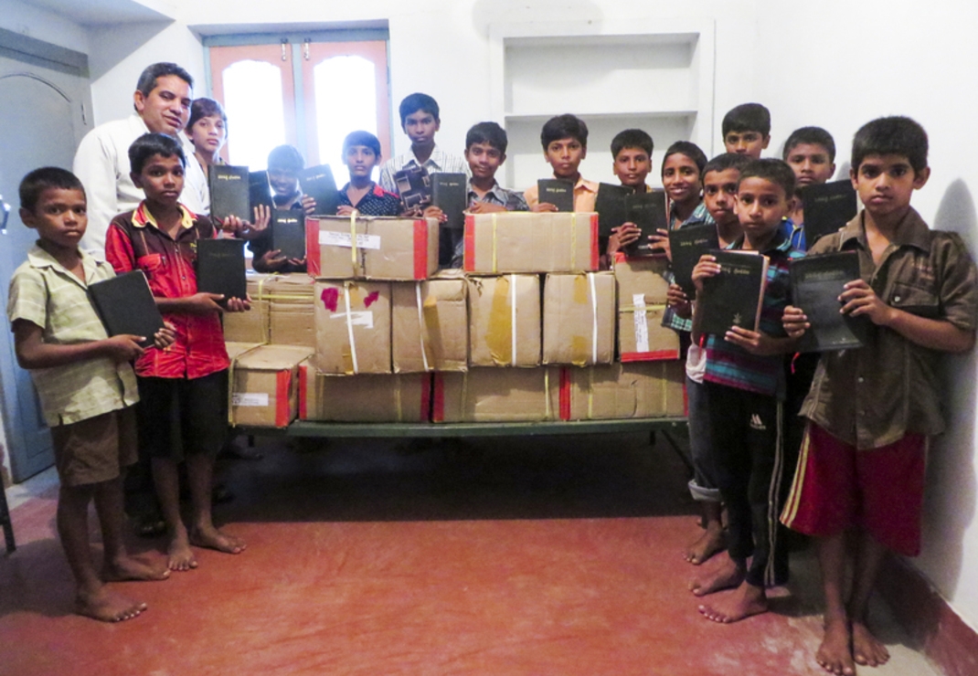 Bijbelverspreiding onder kinderen in India