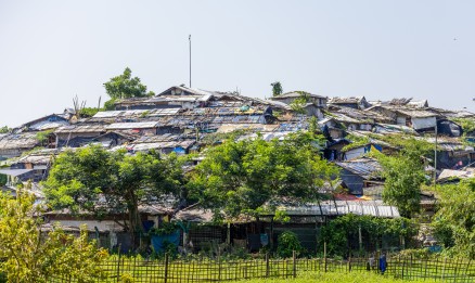 Vervolging in de overvolle Rohingya-kampen in Bangladesh