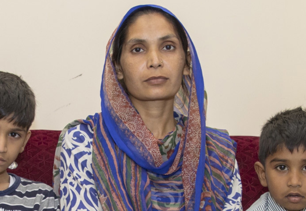 “Mijn man zit al zes jaar onschuldig in de gevangenis" - Maroline Pervaiz uit Pakistan