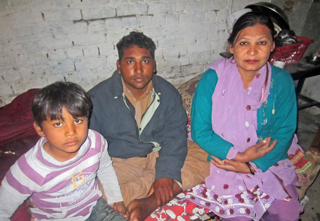 Shafqat en Shagufta met één van hun kinderen