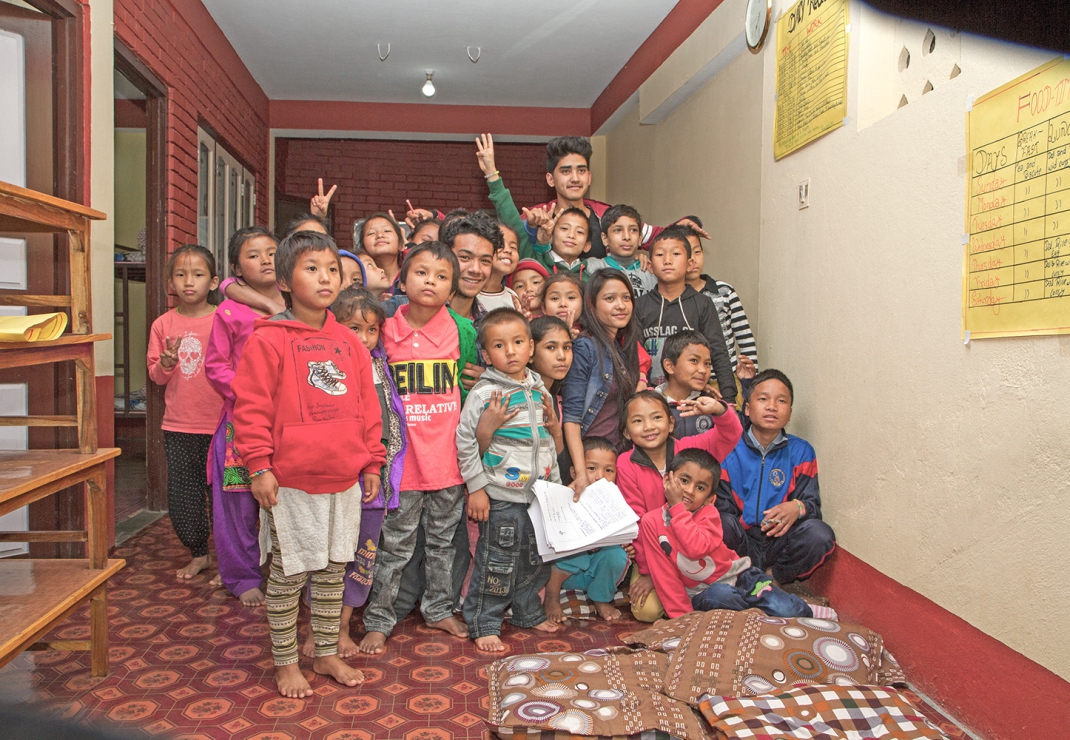 Kinderen in een Nepalees kindertehuis