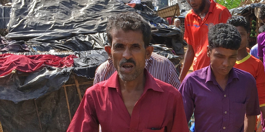 Evangelist Mahumudullah onderweg in het kamp