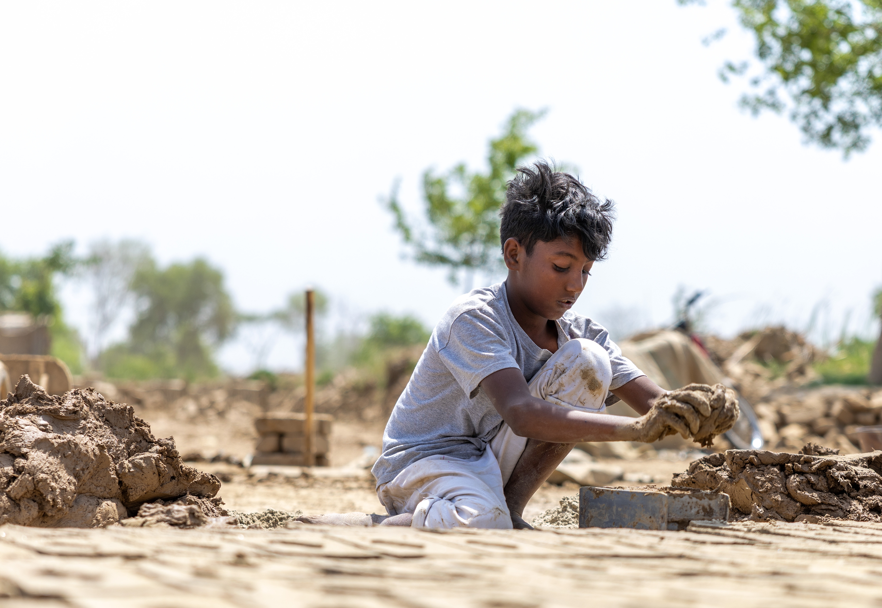 Dani&euml;l: van&nbsp; werken in de modder&nbsp; naar spelen in het zand