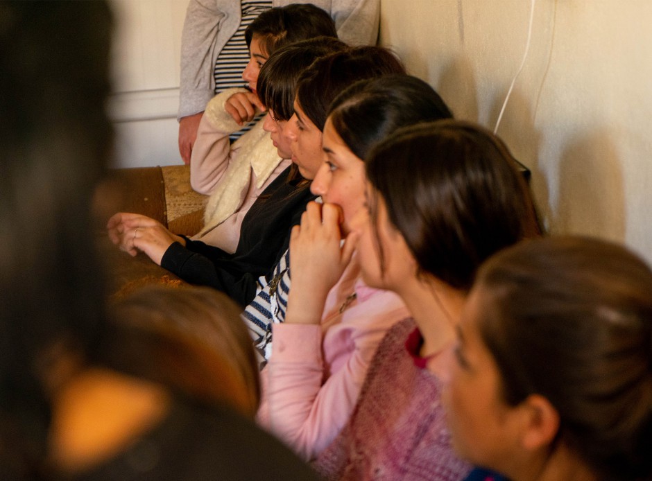 Tijdens groepsgesprekken delen de vrouwen hun ervaringen