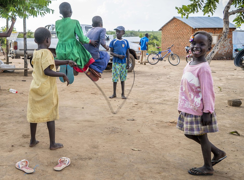In het vluchtelingenkamp in Oegande is voor de sponsorkinderen een compleet nieuwe compound opgebouwd. Foto: Cees van der Wal