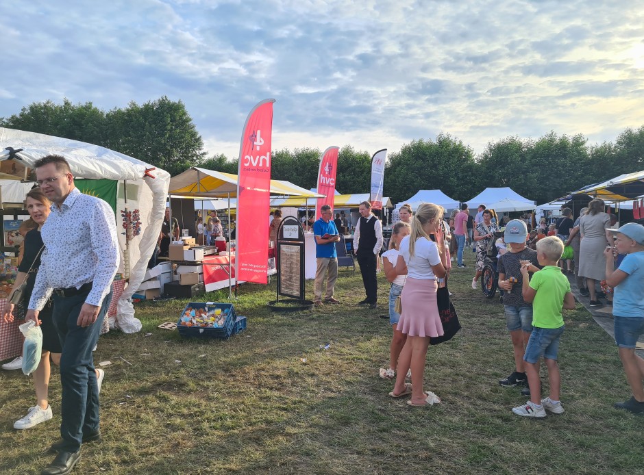 Kees vertelt het verhaal van HVC op een zomerbeurs