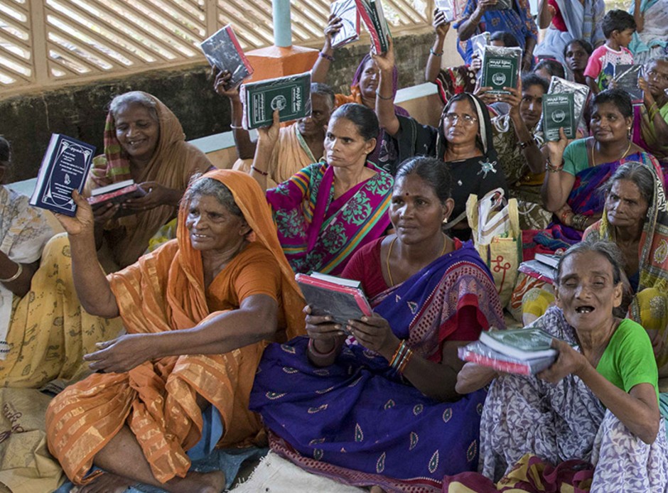Leprapatiënten in India dolblij met hun Bijbel