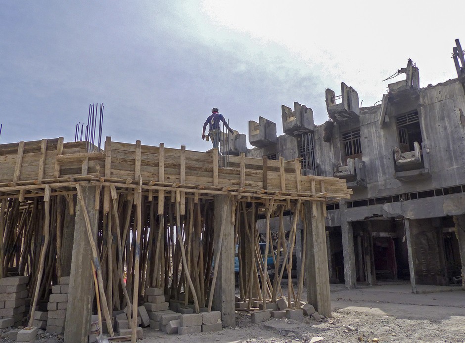 Op diverse plekken in Mosul is begonnen aan de wederopbouw
